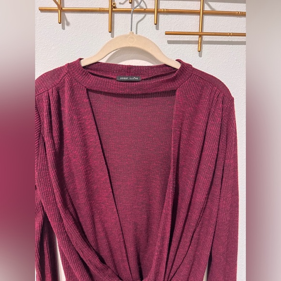 Sweet Claire, size medium, maroon long sleeve - Picture 3 of 5